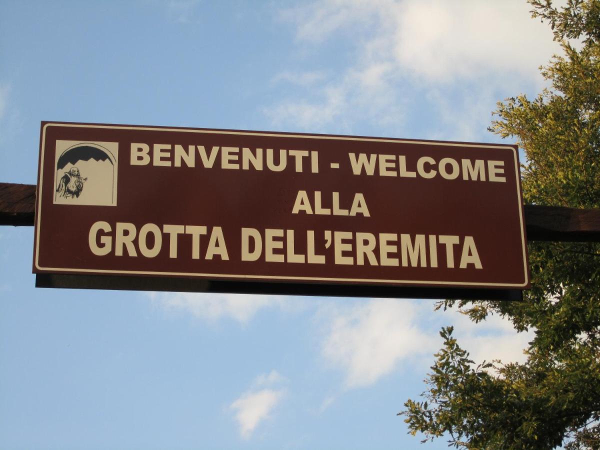 Agriturismo Grotta Dell'Eremita Affittacamere Albano di Lucania Esterno foto