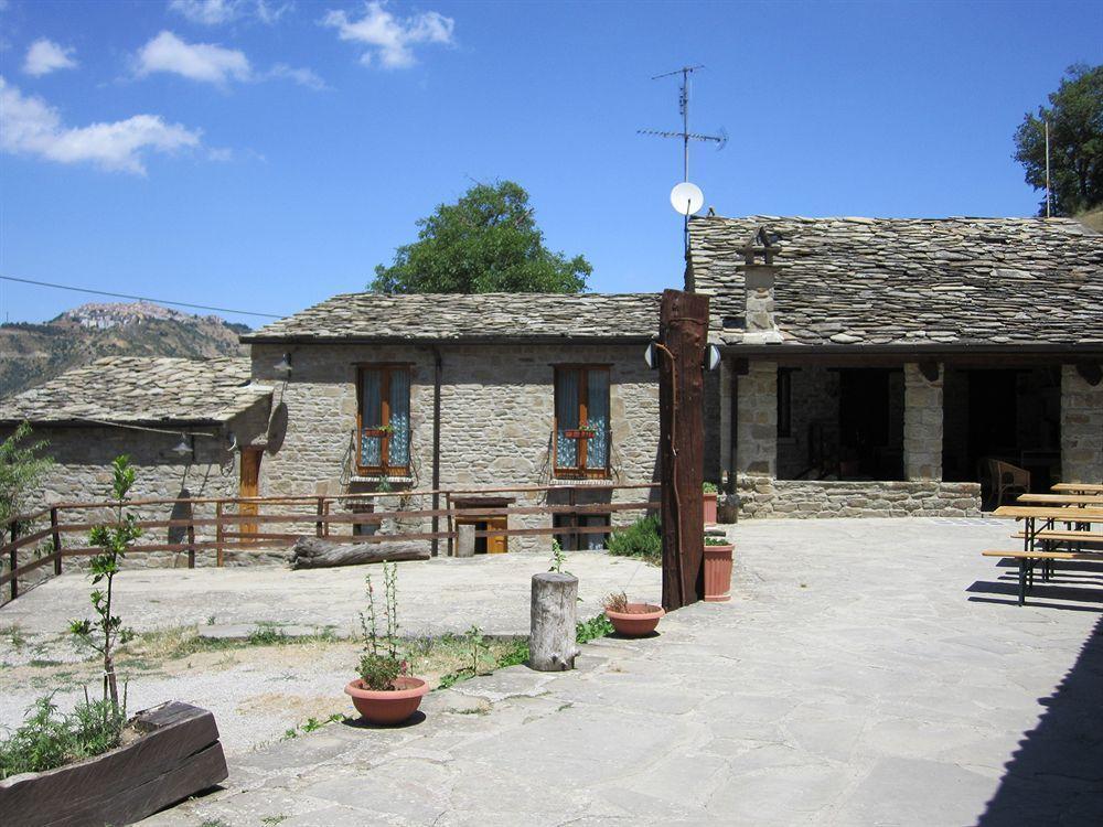 Agriturismo Grotta Dell'Eremita Affittacamere Albano di Lucania Esterno foto